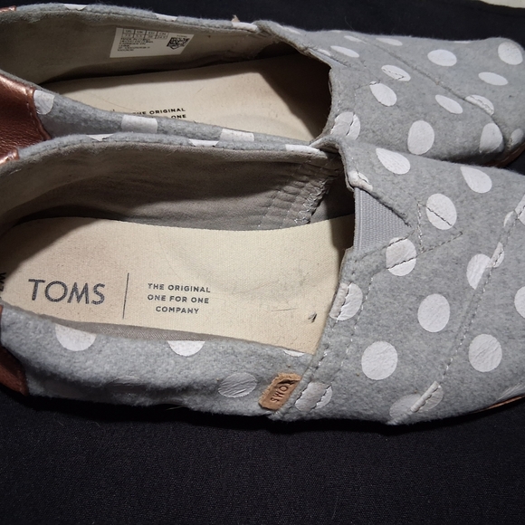 Toms Gray and White Polka Dot Flats - Picture 5 of 8